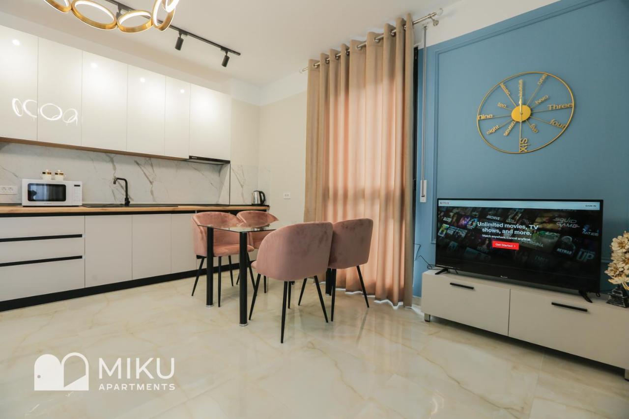 Miku Apartment - Glamorous 1Bedroom Apartment At Olympic Residence Tirana Exteriör bild