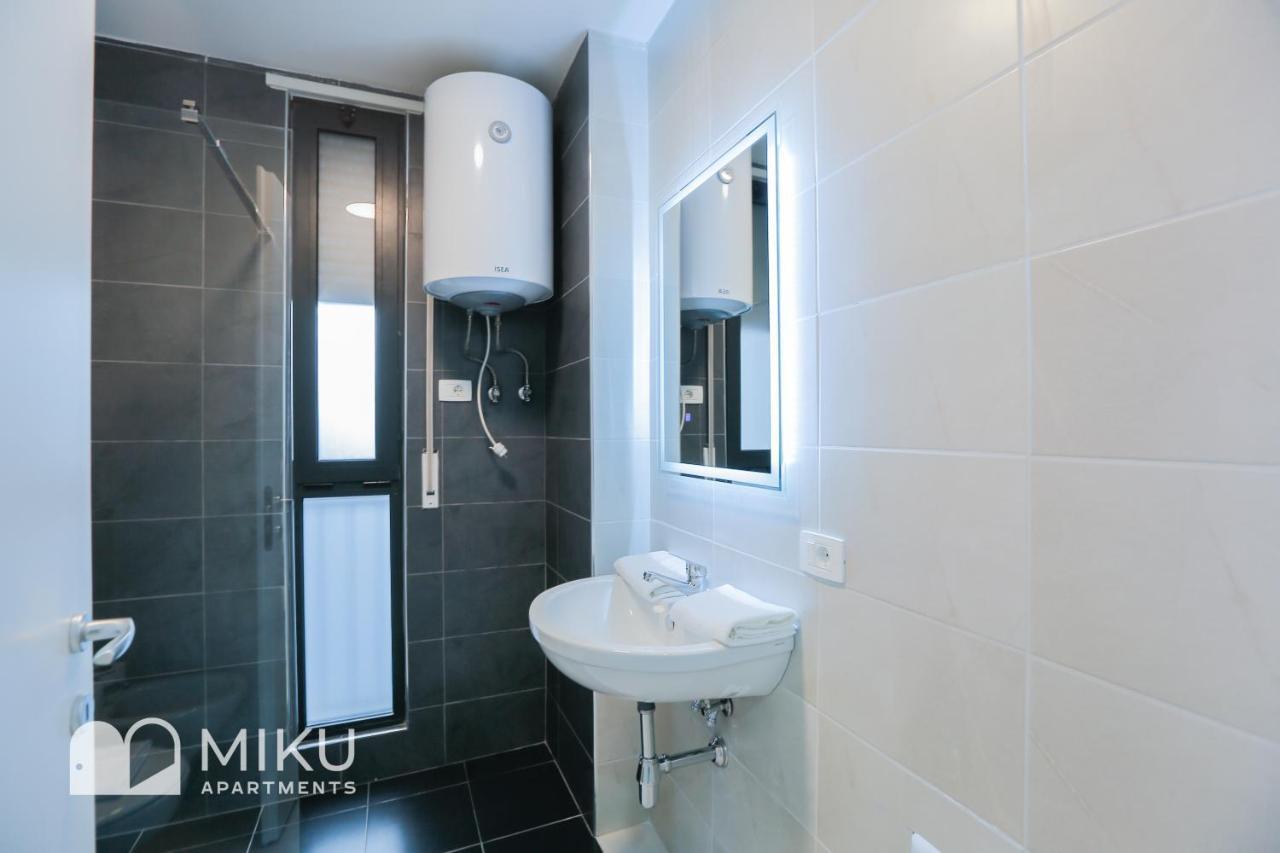 Miku Apartment - Glamorous 1Bedroom Apartment At Olympic Residence Tirana Exteriör bild
